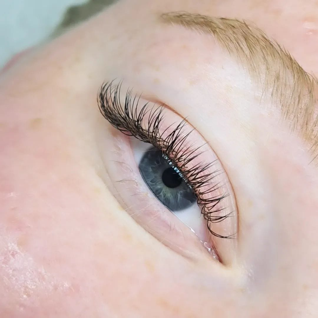 Rehaussement de cils, résultat naturel