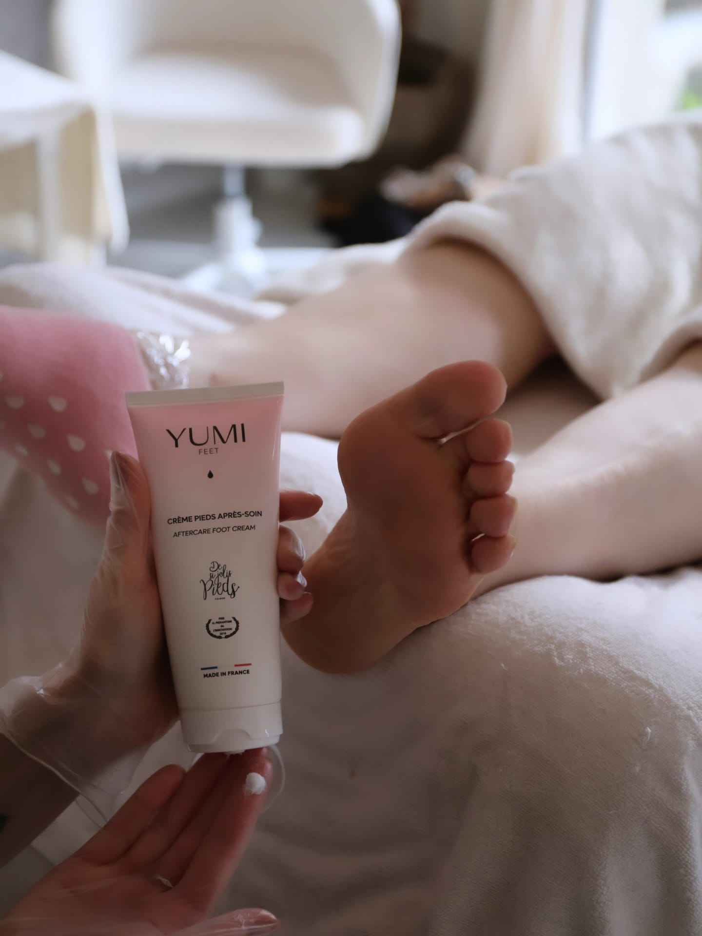 Application du soin Yumi Feet