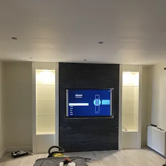 Meuble TV sur mesure avec éclairage intégré